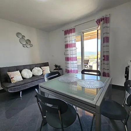 Pavlovic Apartamento Krk Town