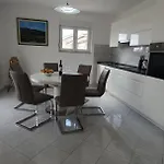 شقة Pavlovic