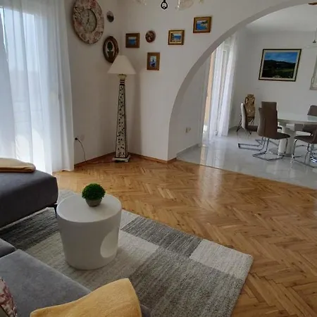 Apartment Pavlovic *