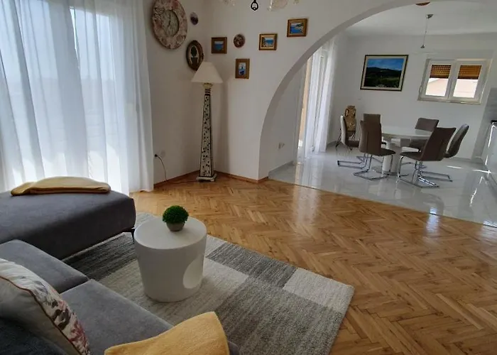 Apartment Pavlovic *