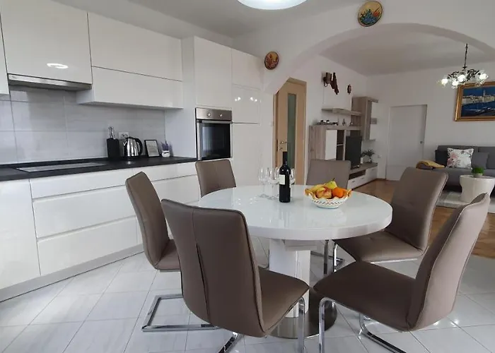 Apartment Pavlovic *